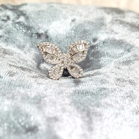 Jewelry - 925S  Exquisite Big Butterfly 🦋 White Zircon Ring